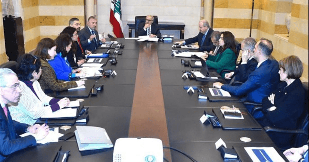رئيس الحكومة ترأس اجتماعا بحث في مشروع إعادة إعمار البنى التحتية المقدم من البنك الدولي: الأولوية للمناطق الحدودية
