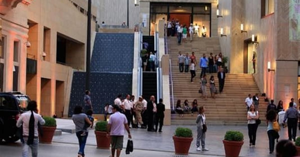 أسواقُ لبنان تنتعش... وأسواق وسط بيروت تنتفض