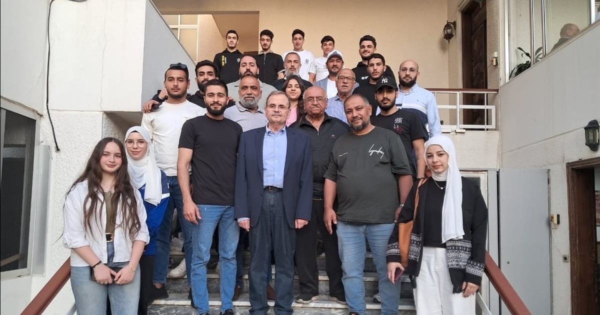 البزري يستقبل وفداً من أكاديمية Top Team