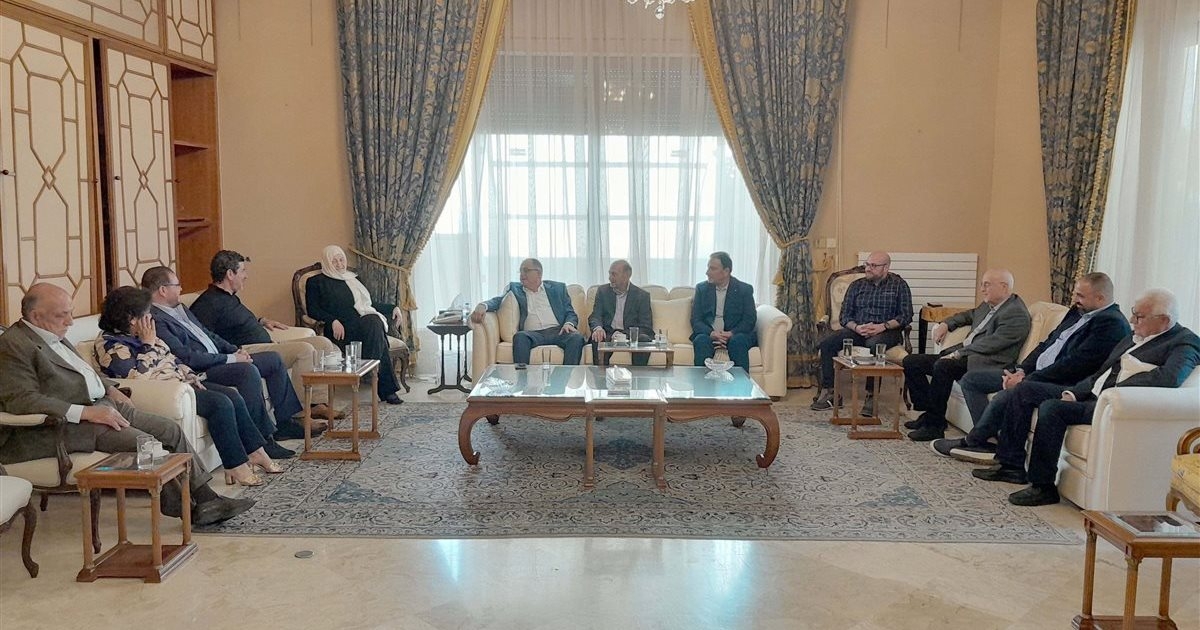 بهية الحريري تلتقي رابطة آل حجازي برئاسة محمود حجازي