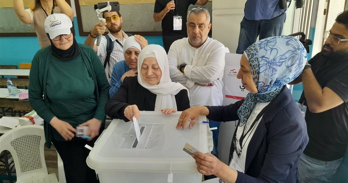 بالفيديو والصور: بهية الحريري أدلت بصوتها في صيدا: تيار المستقبل عائد للإنتخابات وهذا ليس سراً