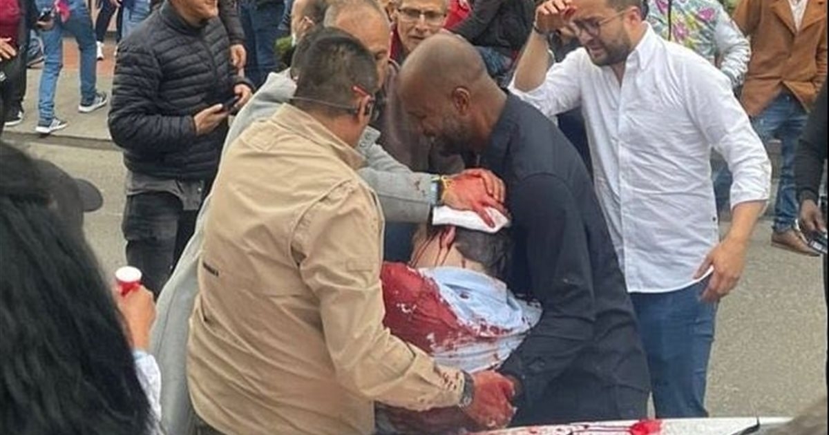 فيديو يوثّق الرعب... لحظة إصابة مرشّح رئاسي في كولومبيا بإطلاق نار