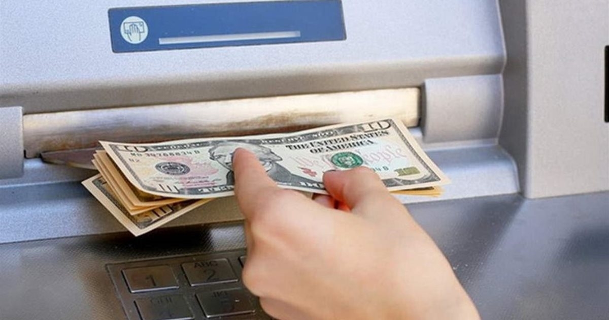 رفع سقف السحوبات إلى 800 و400 دولار.. ماذا وراءها؟