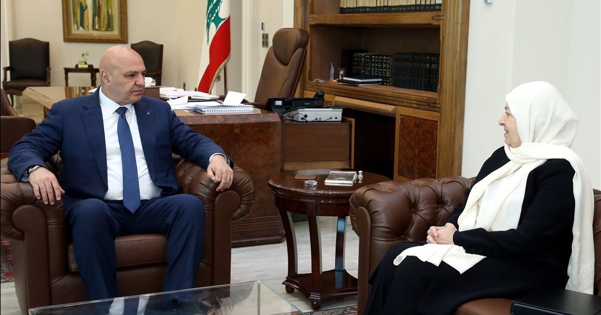 رئيس الجمهورية اطلع من بهية الحريري على مداولات حفل اطلاق برنامج "قراءات في خطاب القسم" وتسلم منها ملفاً بالمداخلات التي ألقيت