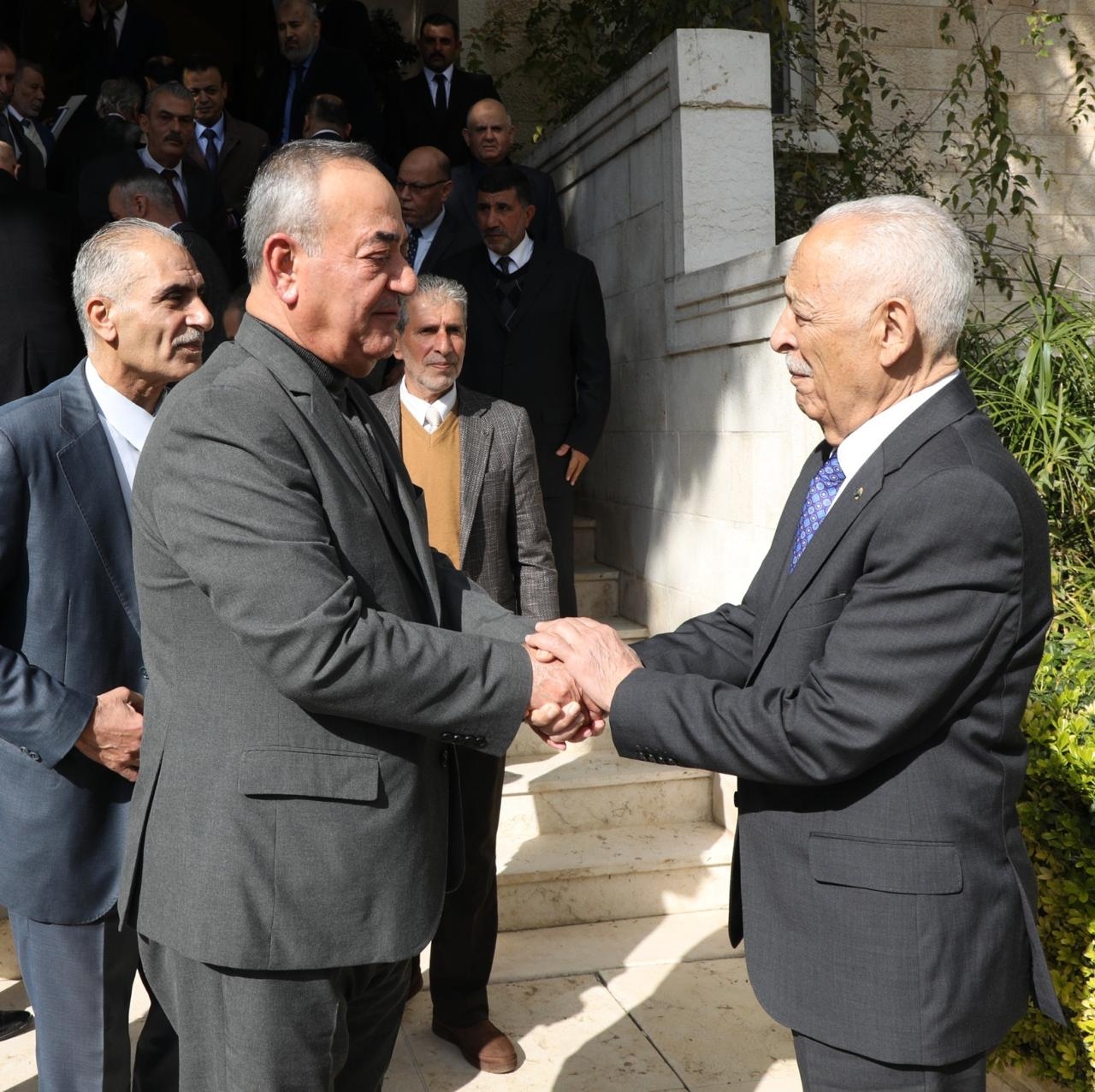 المهندس عبدالحكيم محمود الهندي يكتب : 'أبو حسن' .. مندوب الملك الذي 'فتح الأبواب' وطبّبَ الجراح