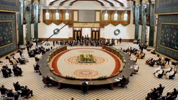 عاجل  بدء أعمال القمة العربية في بغداد