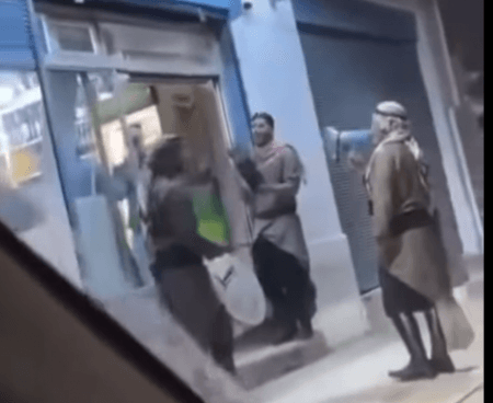 الزرقاء: إغلاق محل مشروبات بسبب حفل افتتاح أثار جدلاً واسعاً (فيديو)