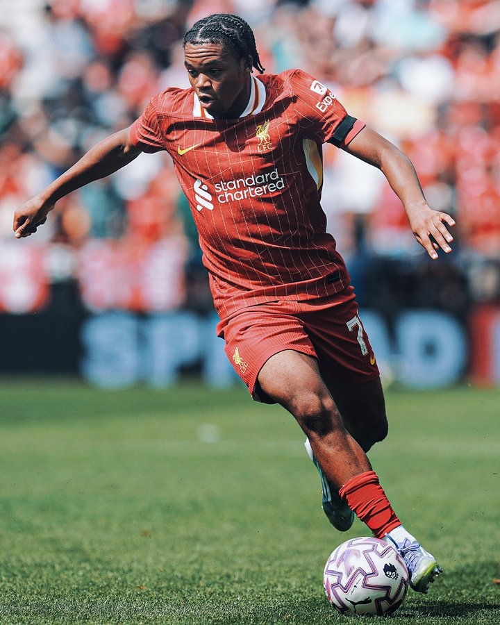 ريو نغوموها ينال اعجاب محمد صلاح و فان دايك
