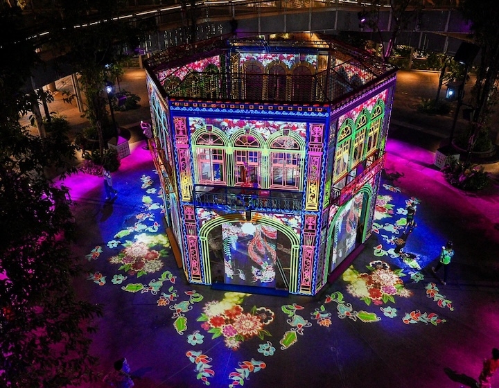 This FREE Peranakan-Themed Event Has Kebaya Rentals, Light Shows At The Peranakan House & More