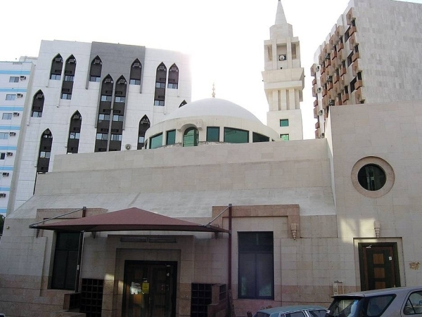 Minister Al-Sheikh directs to shorten time between adhan and iqamah in Makkah mosques