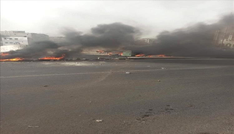 استمرار الاحتجاجات في ساحل حضرموت وسط تصاعد الغضب الشعبي وانقطاع تام للكهرباء
