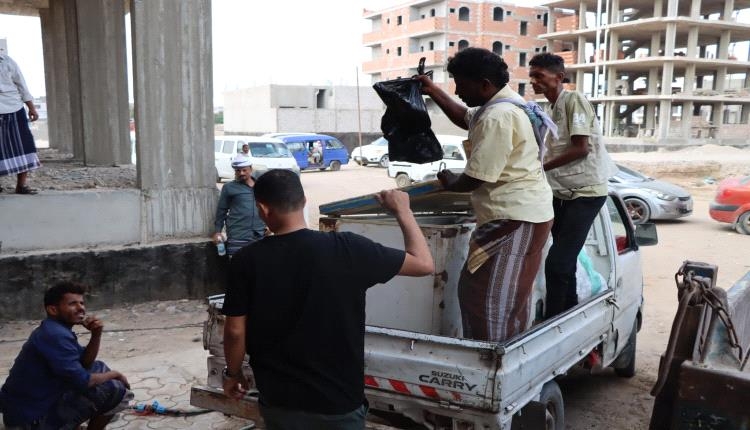 مؤسسة إمكان للتنمية توزع لحوم الأضاحي في العاصمة عدن