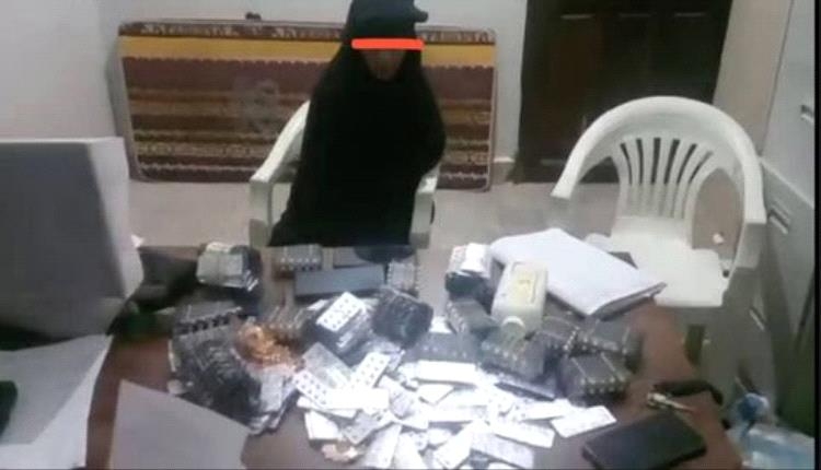 قوات الحزام الأمني بالضالع تحبط محاولتي تهريب مخدرات وتضبط مهربين بينهم صومالية