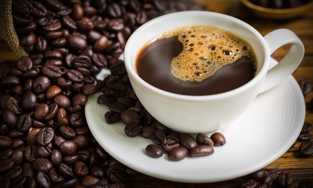 حمض طبيعي في القهوة والأرز… سلاح واعد ضد النوبات القلبية!
