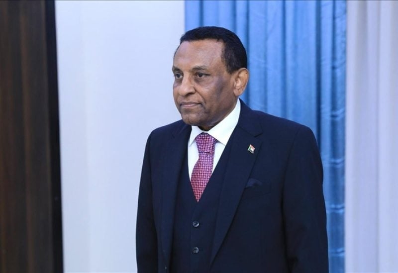 كامل إدريس بين ضغوط المكونات العسكرية والقبلية.. لماذا تتأخر الحكومة في السودان؟