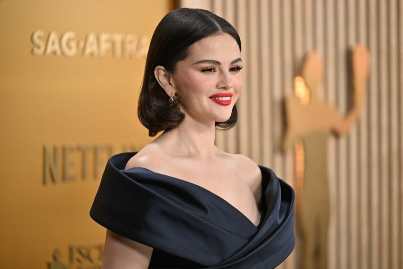 حضور سيلينا غوميز حفل توزيع جوائز ساغ SAG Awards بدون خطيبها بيني بلانكو