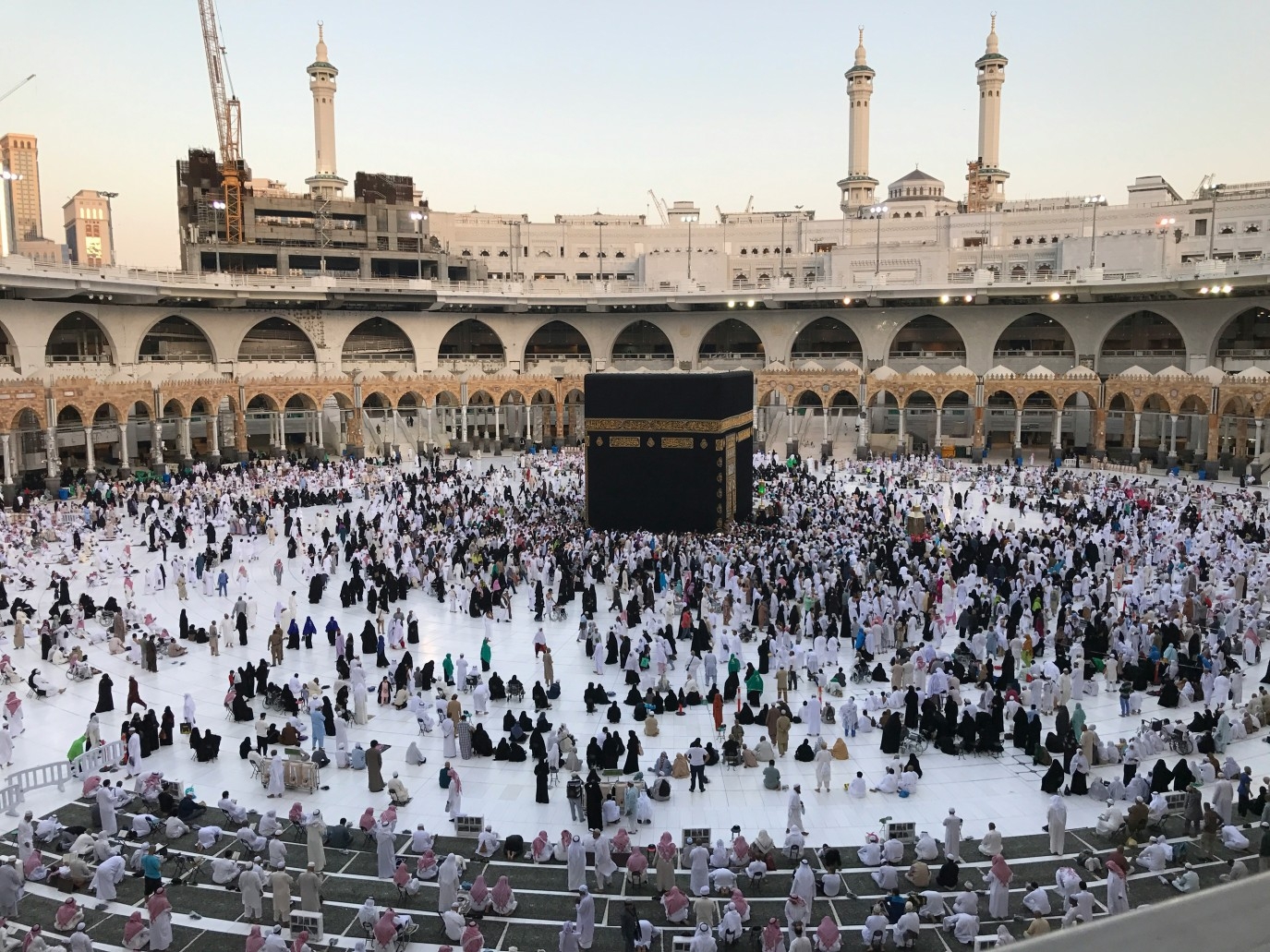 أداء يقيس رحلة أداء مناسك العمرة وزيارة المسجد النبوي لعام 1446هـ