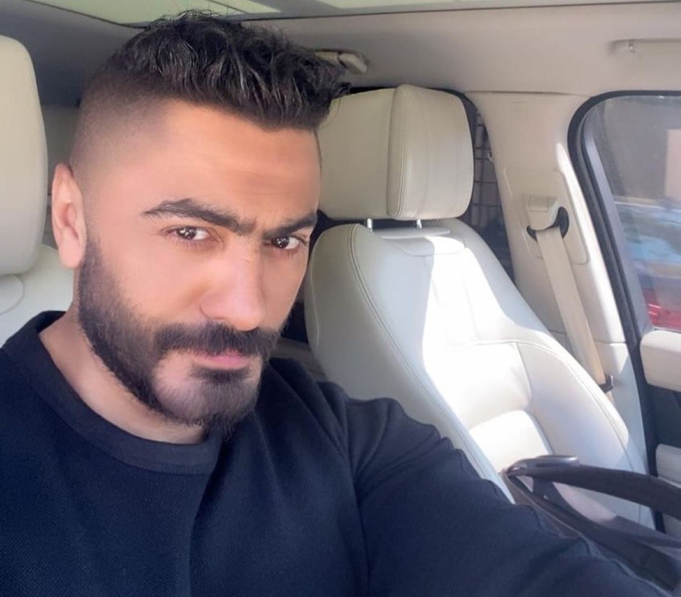 هكذا رد تامر حسني على تصريحات أحمد السقا