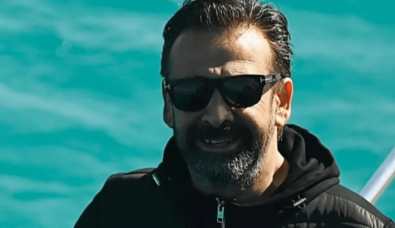 كريم عبد العزيز يعلن موعد عرض فيلمه السينمائي الجديد المشروع X