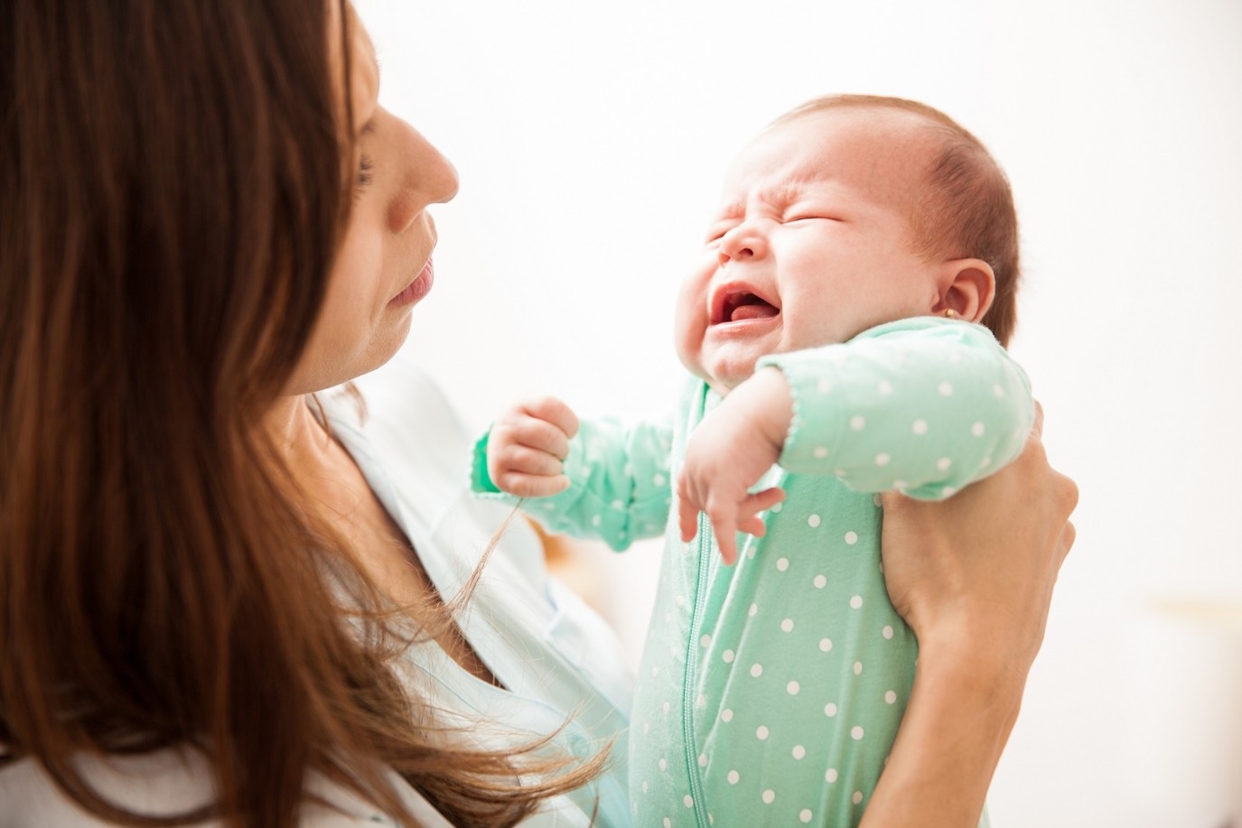 للأطفال والرضع: إليك أسباب وأعراض الالتهاب الرئوي