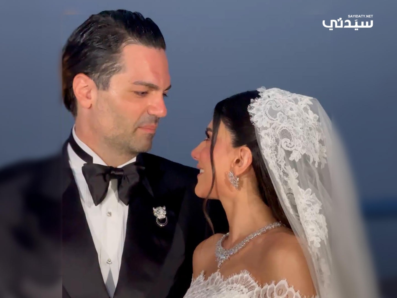 في حفل زفاف نارين بيوتي.. مجوهرات ألماسية بتصاميم مميزة خلبت الألباب