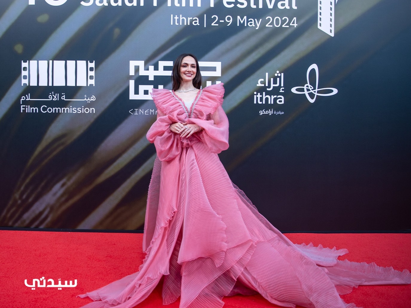 جولة حول إطلالات النجمات في مهرجان أفلام السعودية في السنوات الأخيرة