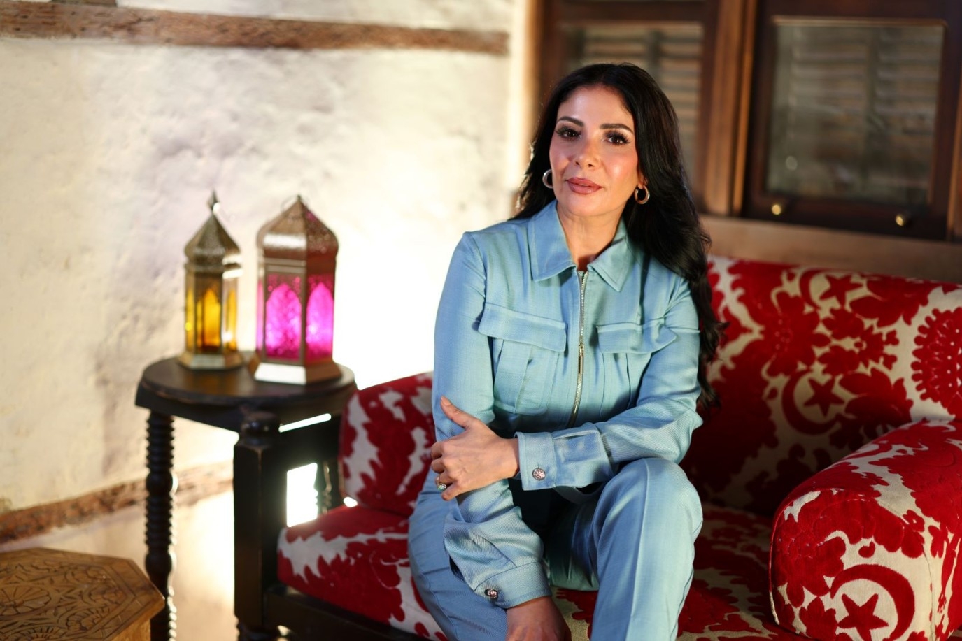 منى زكي تخطف الأنظار في أحدث ظهور لها.. شاهدوها