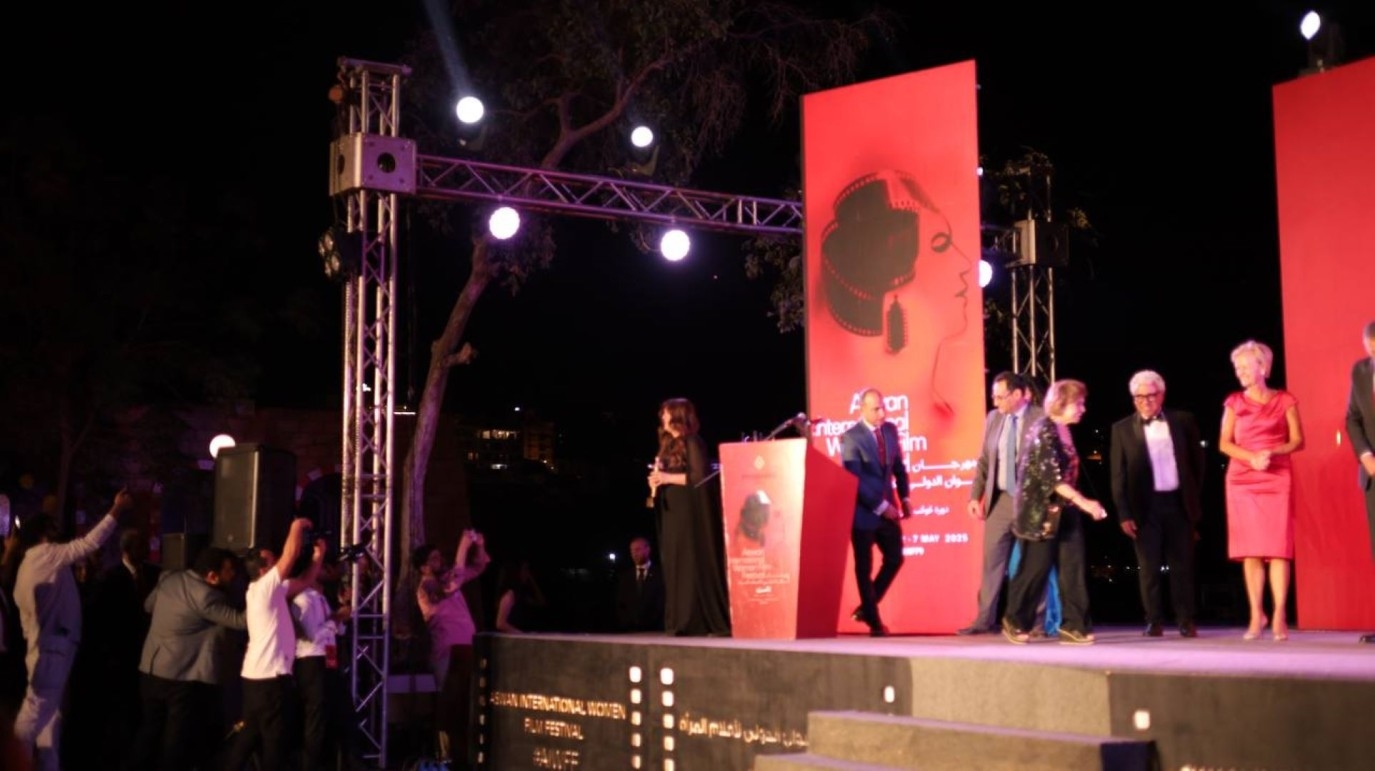 بعد تكريمها بمهرجان أسوان للمرأة .. كندة علوش تستعيد ذكريات حفل زفافها هناك
