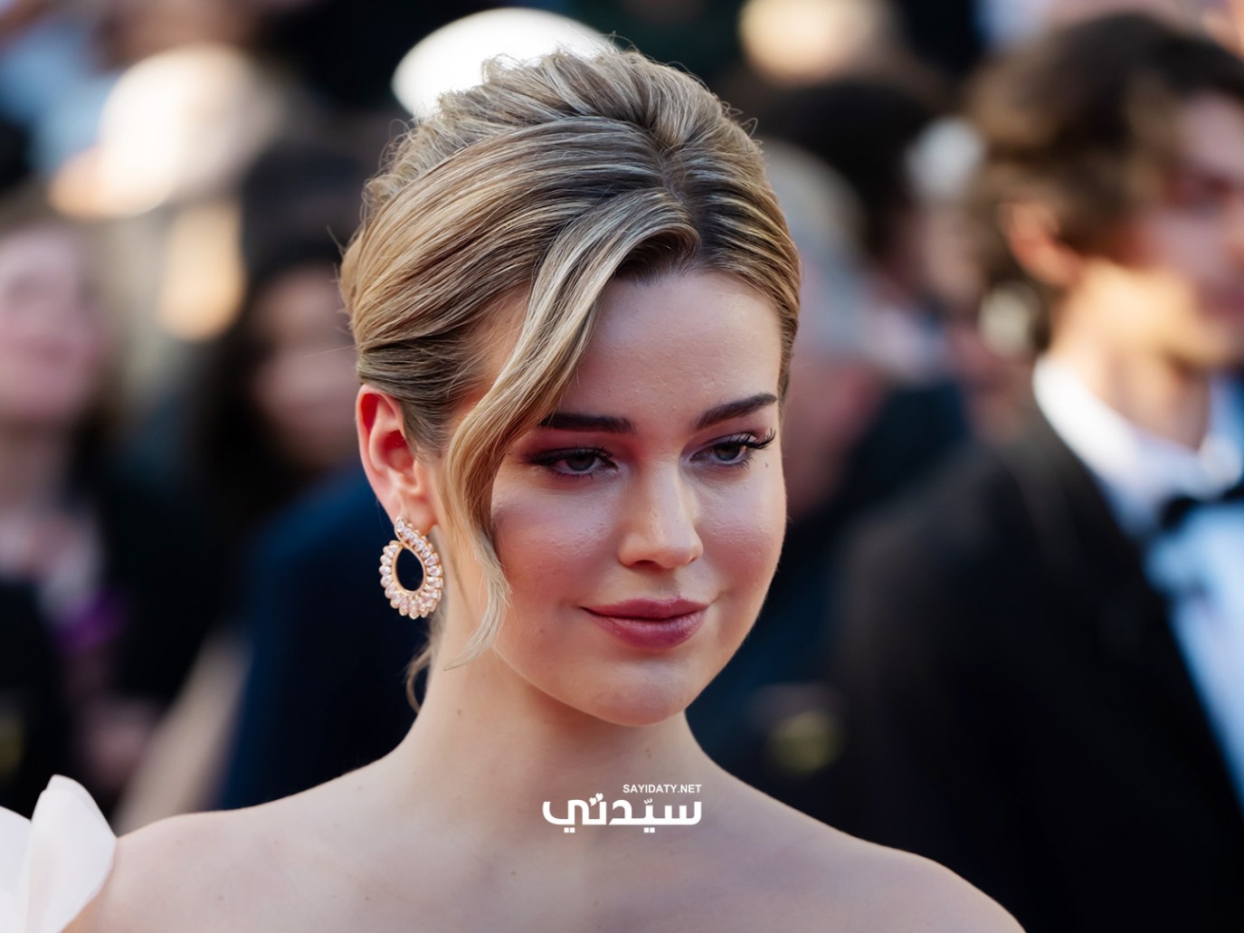 مهرجان كان 2025 يحتفي بالجمال الطبيعي في أيامه الثلاثة الأولى.. المكياج الناعم يسيطر على إطلالات النجمات