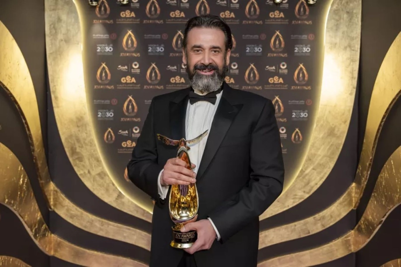 بعد العرض الخاص للمشروع x.. كريم عبد العزيز وبيتر ميمي ثنائي نجاح في السينما والدراما