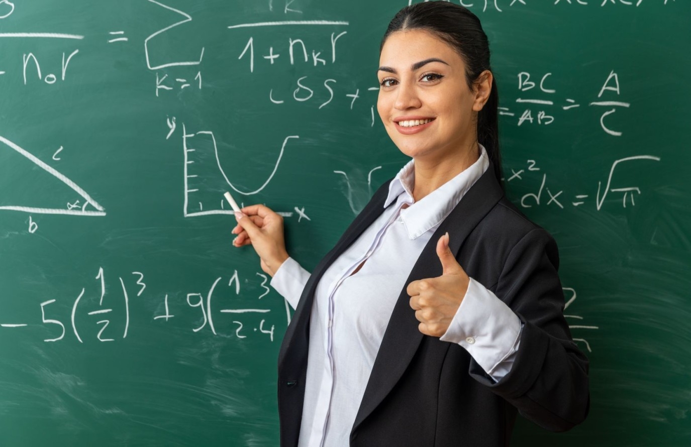 عبارات عن المعلمة القدوة والمثل الأعلى