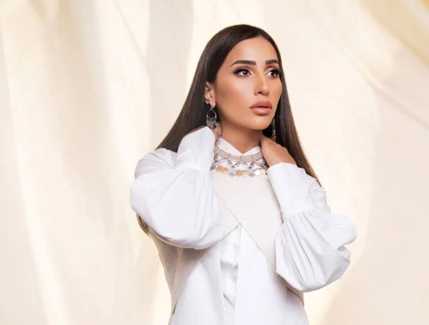 هكذا احتفلت دينا الشربيني بزفاف أمينة خليل.. رسالة مؤثرة وفرحة من القلب