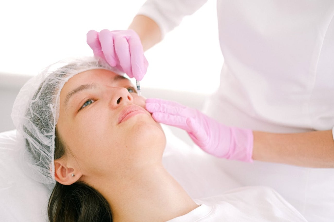 عمليات تجميل الوجه حسب شكل وجهك