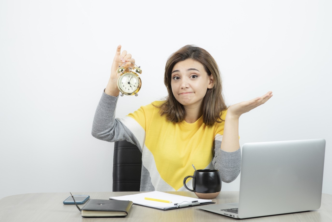ماذا تفعل في وقت فراغك في العمل؟ 5 طرق ذكية تجعلك تبدو محترفًا