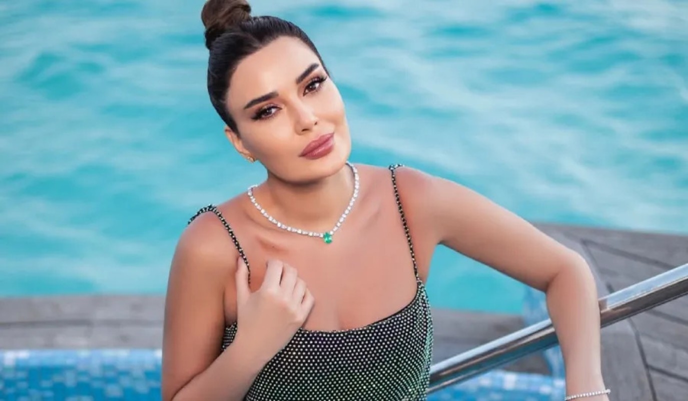 مجوهرات أنيقة تزيّنت بها سيرين عبدالنور