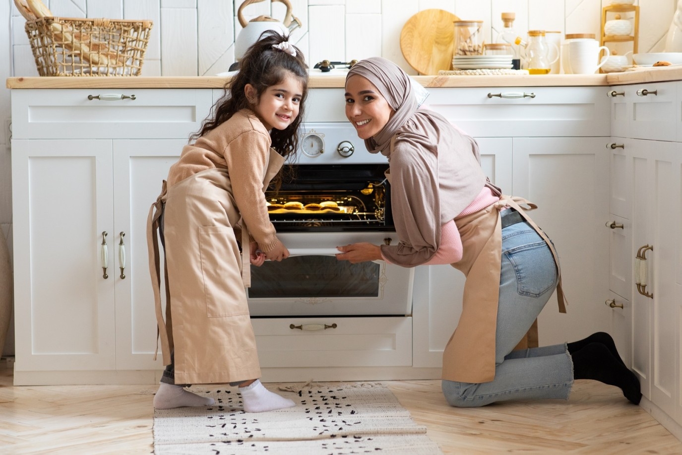 نفسية وتربوية.. 7 فوائد لمساعدة طفلك في الأعمال المنزلية