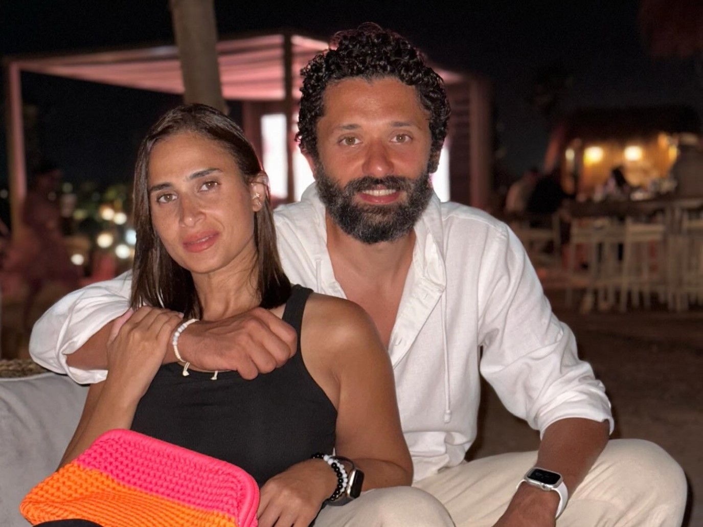 كريم محمود عبد العزيز بأول ظهور مع زوجته بعد شائعات الطلاق: أنا أحبك