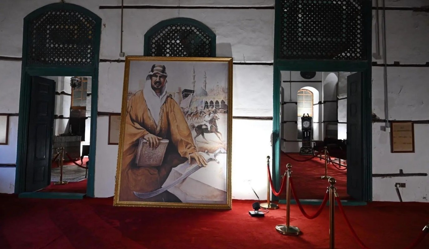 الأبواب الخشبية.. شواهد صامتة على عبق الماضي في جدة التاريخية