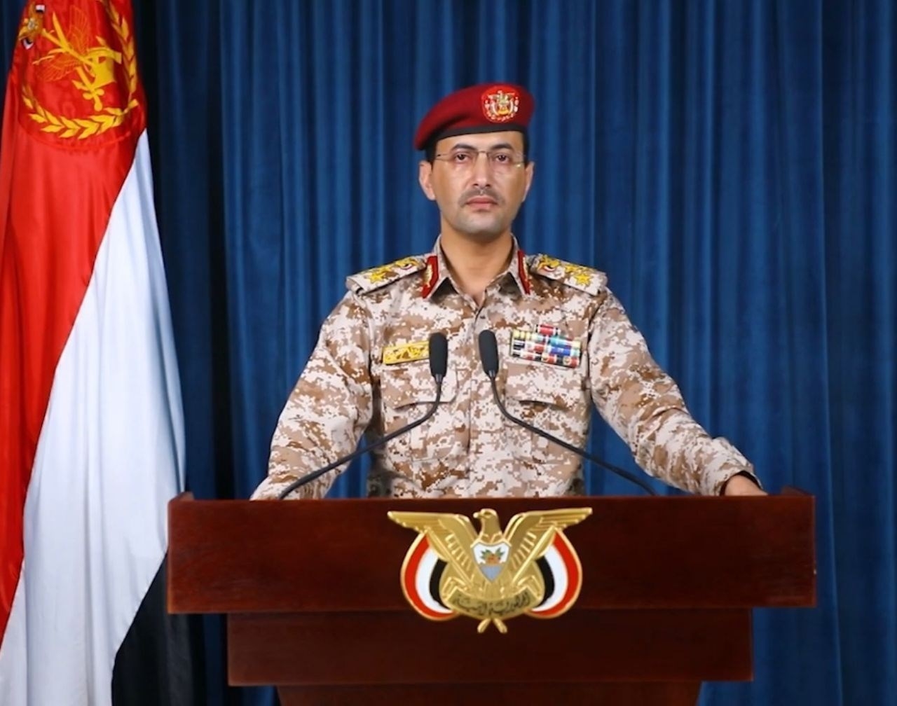 القوات المسلحة اليمنية تقصف مطار اللد 'بن غوريون' وأهداف حيوية في يافا وحيفا