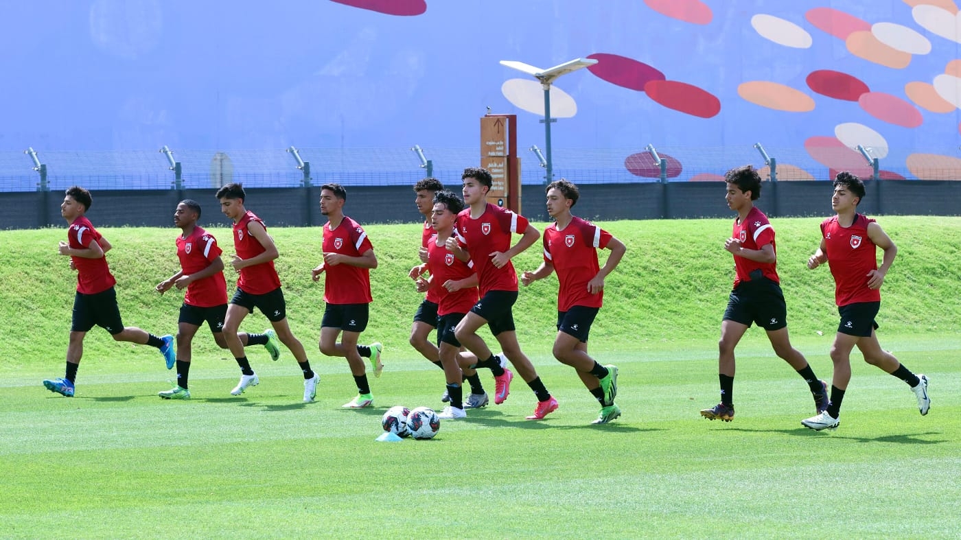 منتخب الناشئين لكرة القدم يبدأ تدريباته في قطر
