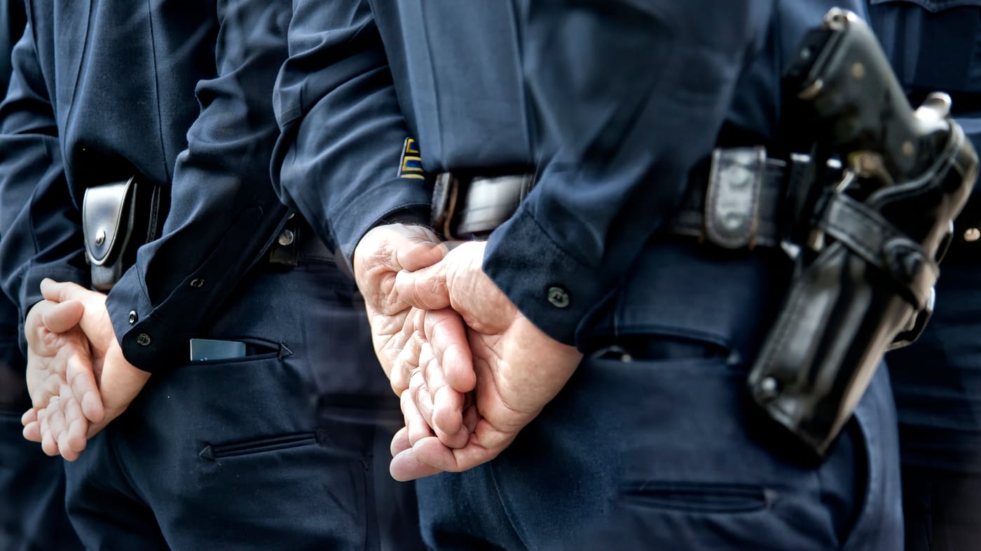 إصابة شرطي في برلين بجروح خطيرة إثر طعنه في رقبته