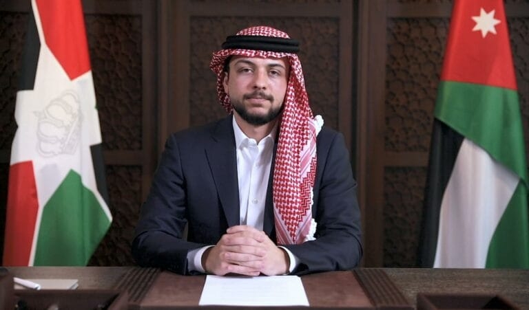 ولي العهد يعيد نشر مقطع تشويقي عن وثائقي 'نشمي'