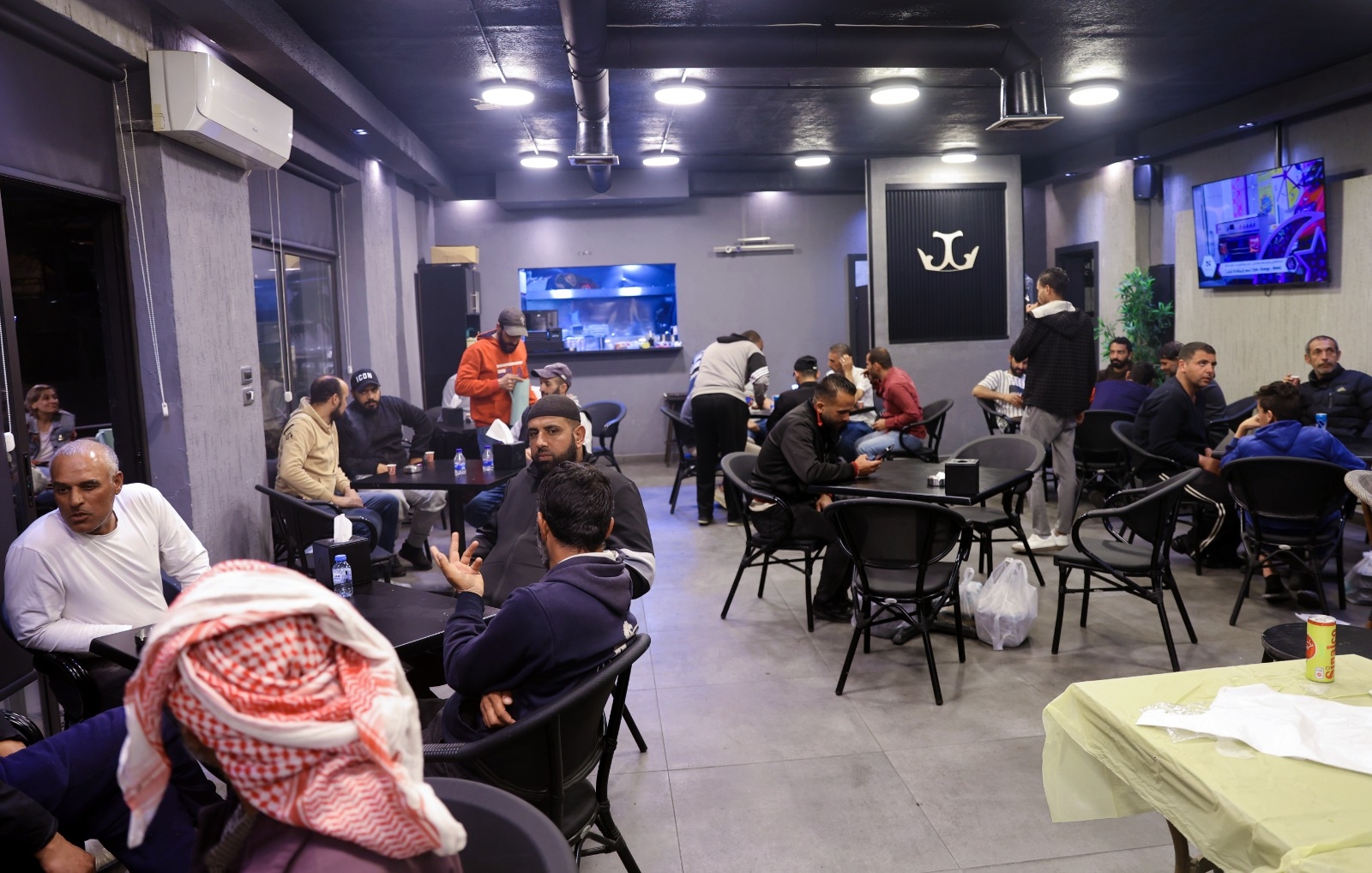 رابطة اللاعبين تقيم إفطارا خيريا لعمال الوطن