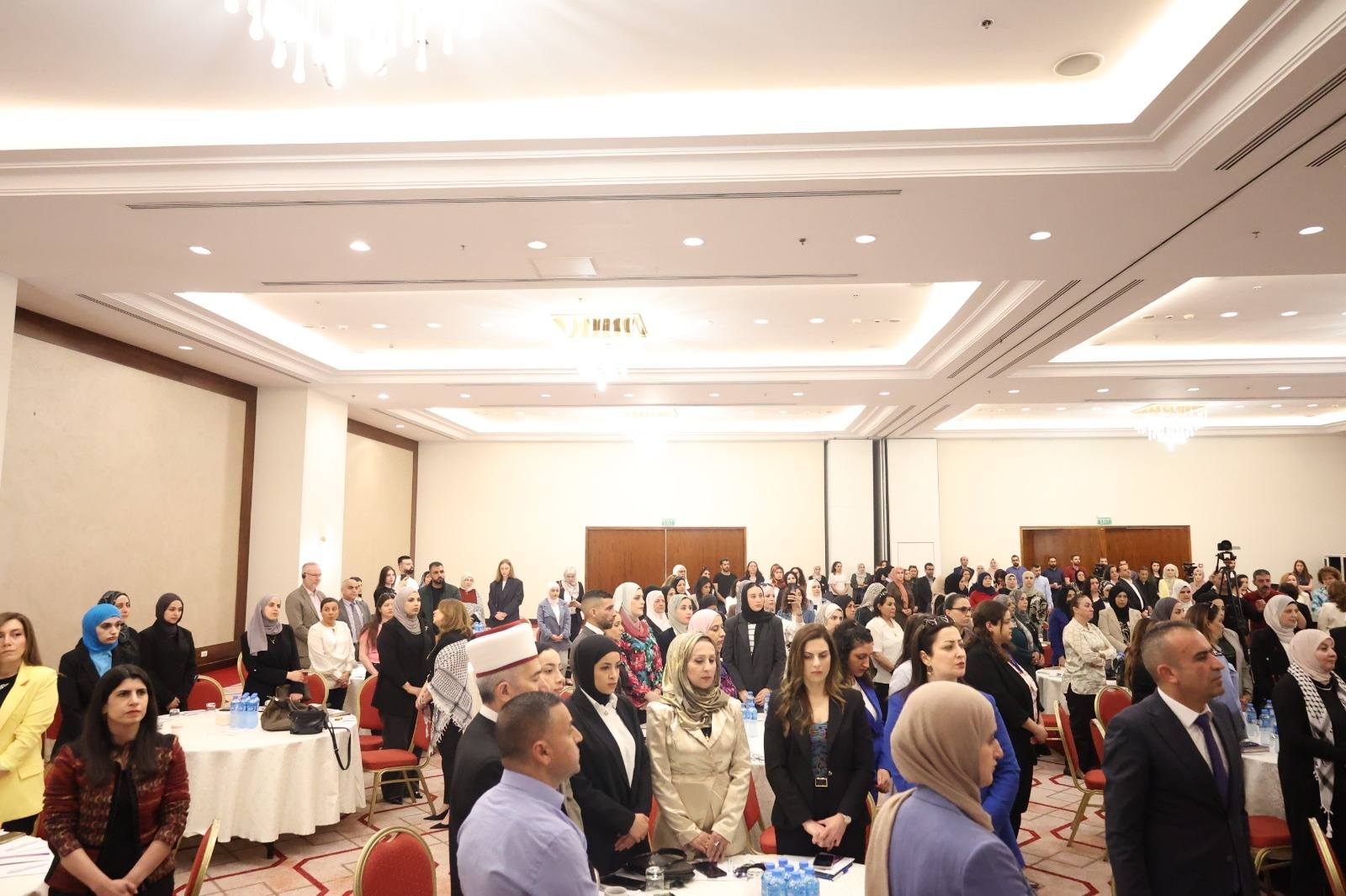 شؤون المرأة والخارجية وشبكة سيدات الاعمال يطلقون حواراً وطنياً حول دور المرأة في الدبلوماسية والقيادة السياسية