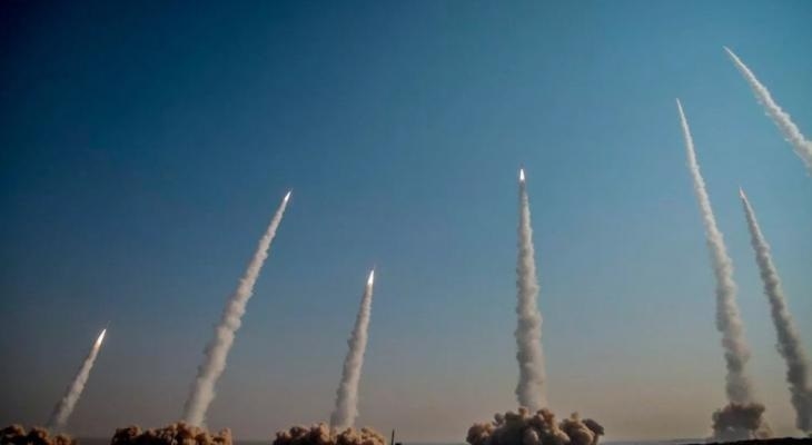 إيران تقصف قاعدة 'العديد' الأمريكية في قطر