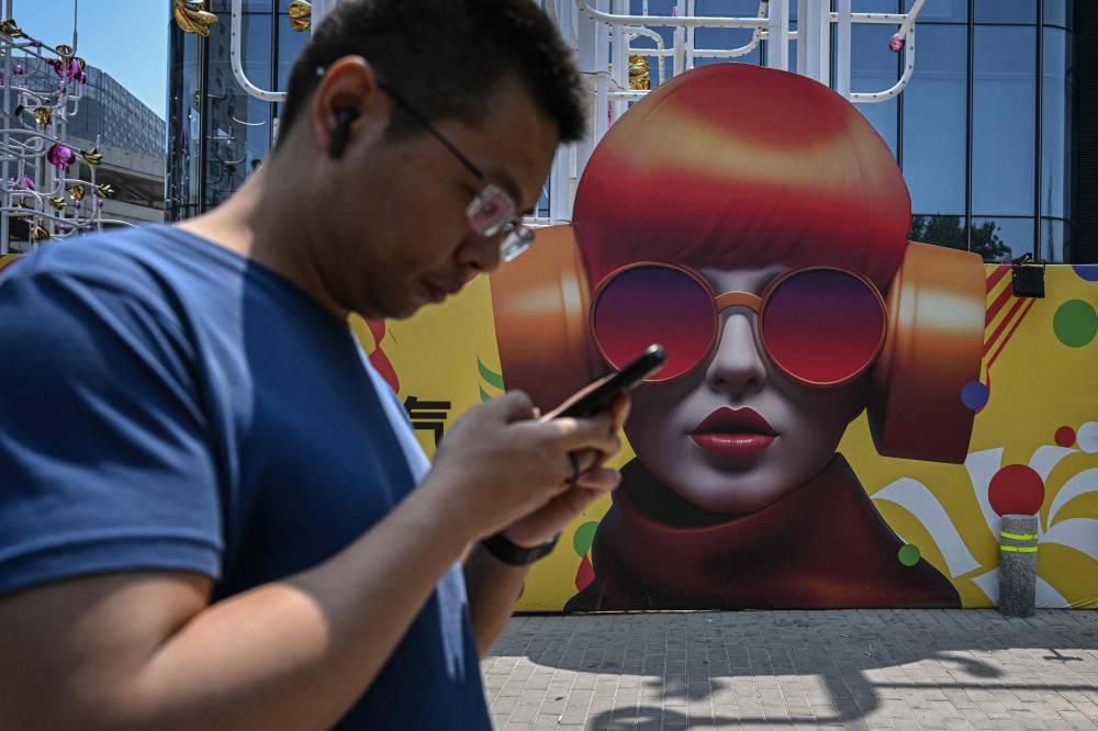 AI personal shoppers hunt down bargain buys