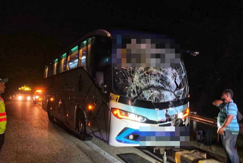 Express bus with 13 UMPSA students crashes into trailer on LPT