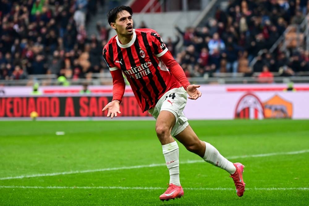 Man City sign midfielder Reijnders in time for Club World Cup
