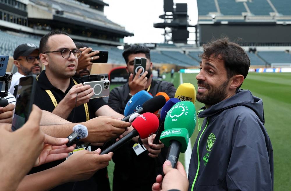 Bernardo Silva set to captain Manchester City after deciding to stay