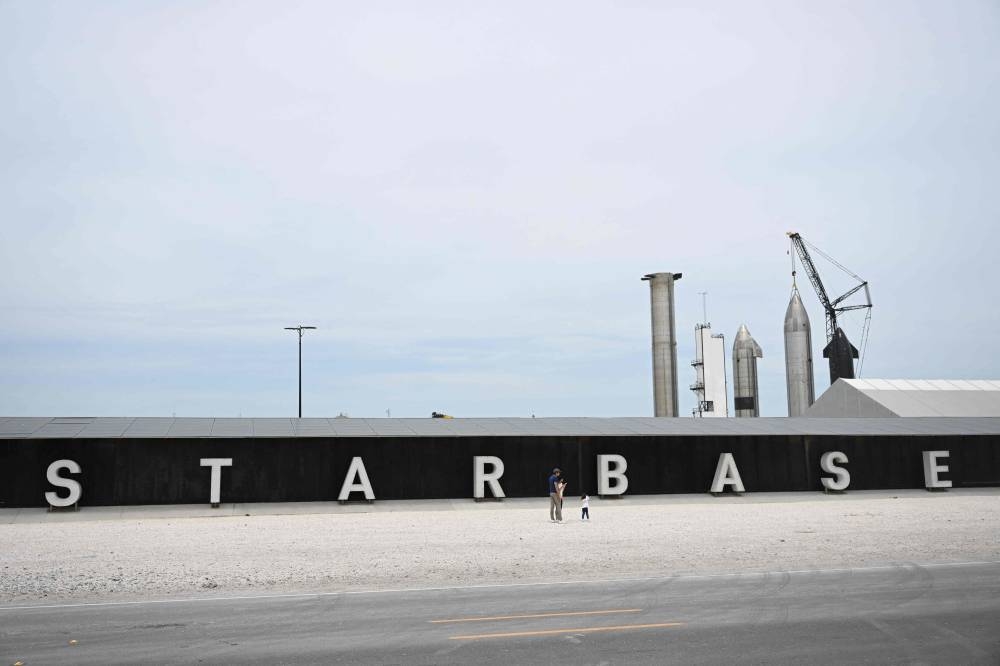 SpaceX Starship explodes during routine test